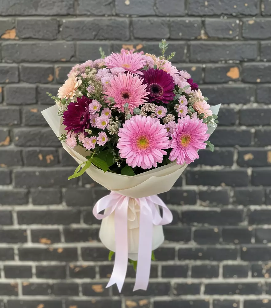 Букет цветов из: Герберы и Хризантемы в Крупино