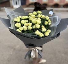 Букет Белые кустовые розы Солинеро в Крупино