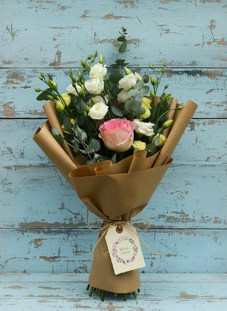 Букет цветов из: Розы и Лизиантусы в Крупино