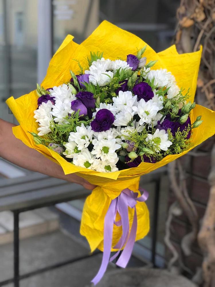 Букет цветов из: Ирисы, Хризантемы и Ромашки в Крупино