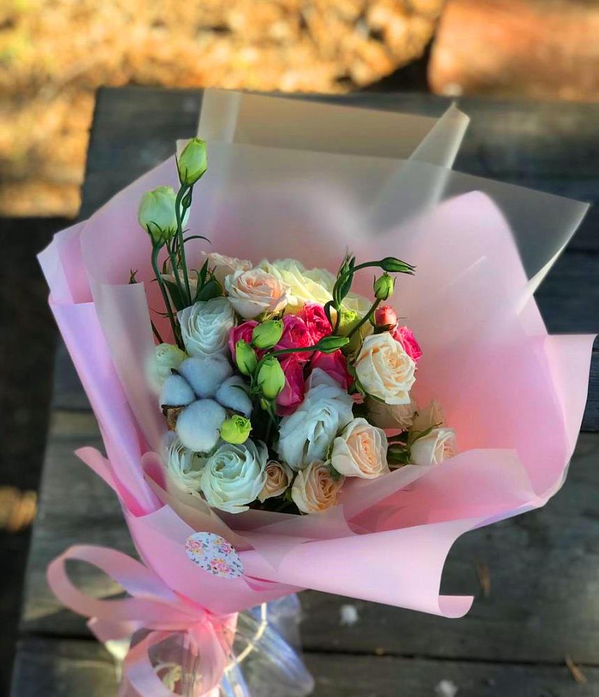 Букет цветов из: Розы и Лизиантусы в Крупино