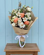 Букет цветов из:  Альстромерии, Лизиантусы, Розы и Хризантемы #REPLACE_PRED# Крупино