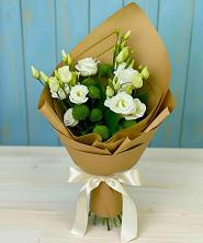 Букет цветов из:  Хризантемы и Лизиантусы в Крупино