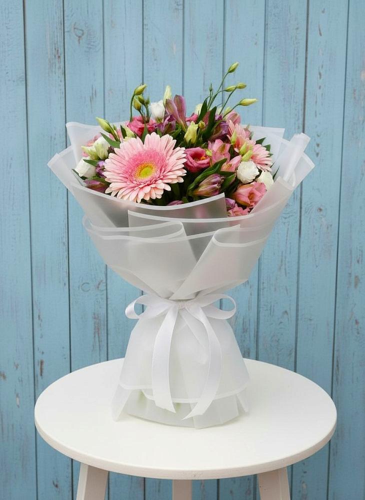 Букет цветов из: Герберы, Альстромерии и Лизиантусы в Крупино