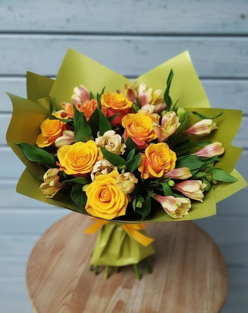 Букет цветов из: Альстромерии и Розы в Крупино