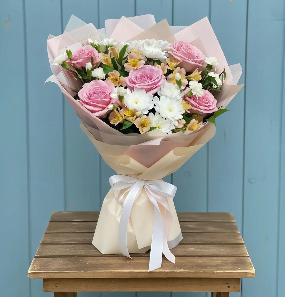 Букет цветов из: Гвоздики, Орхидеи и Розы в Крупино